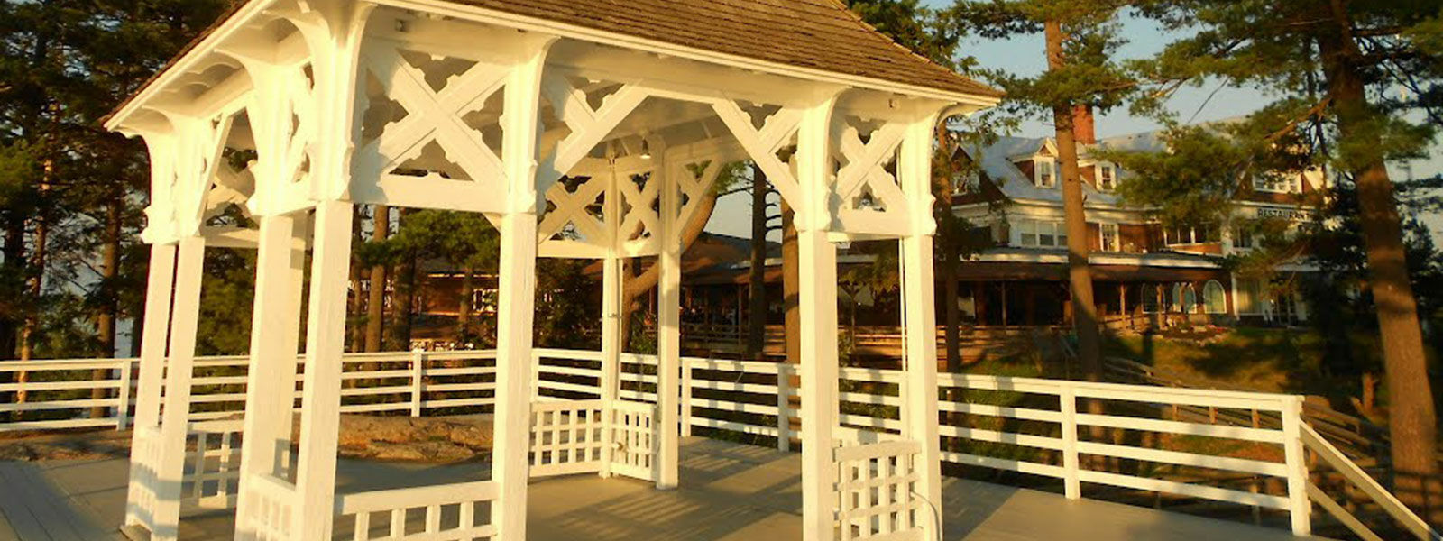 Bonnie Castle Resort & Marina Alexandria Bay Exterior photo